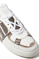 VL7N Banded Low-Top Sneakers